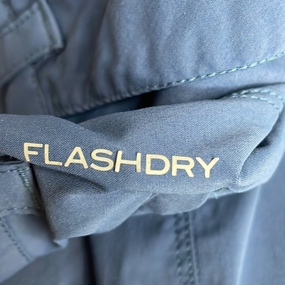 THE North Face boys blue moisture wicking shorts w/ adjustable waistband. XL - Picture 13 of 16